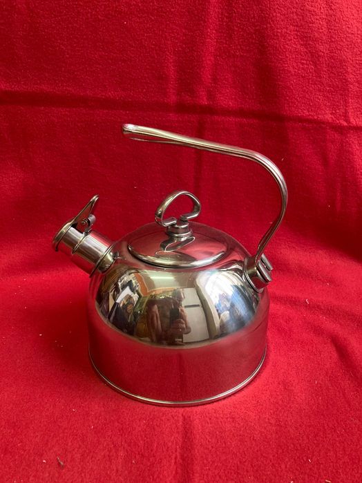 Chaleira de inox, nova