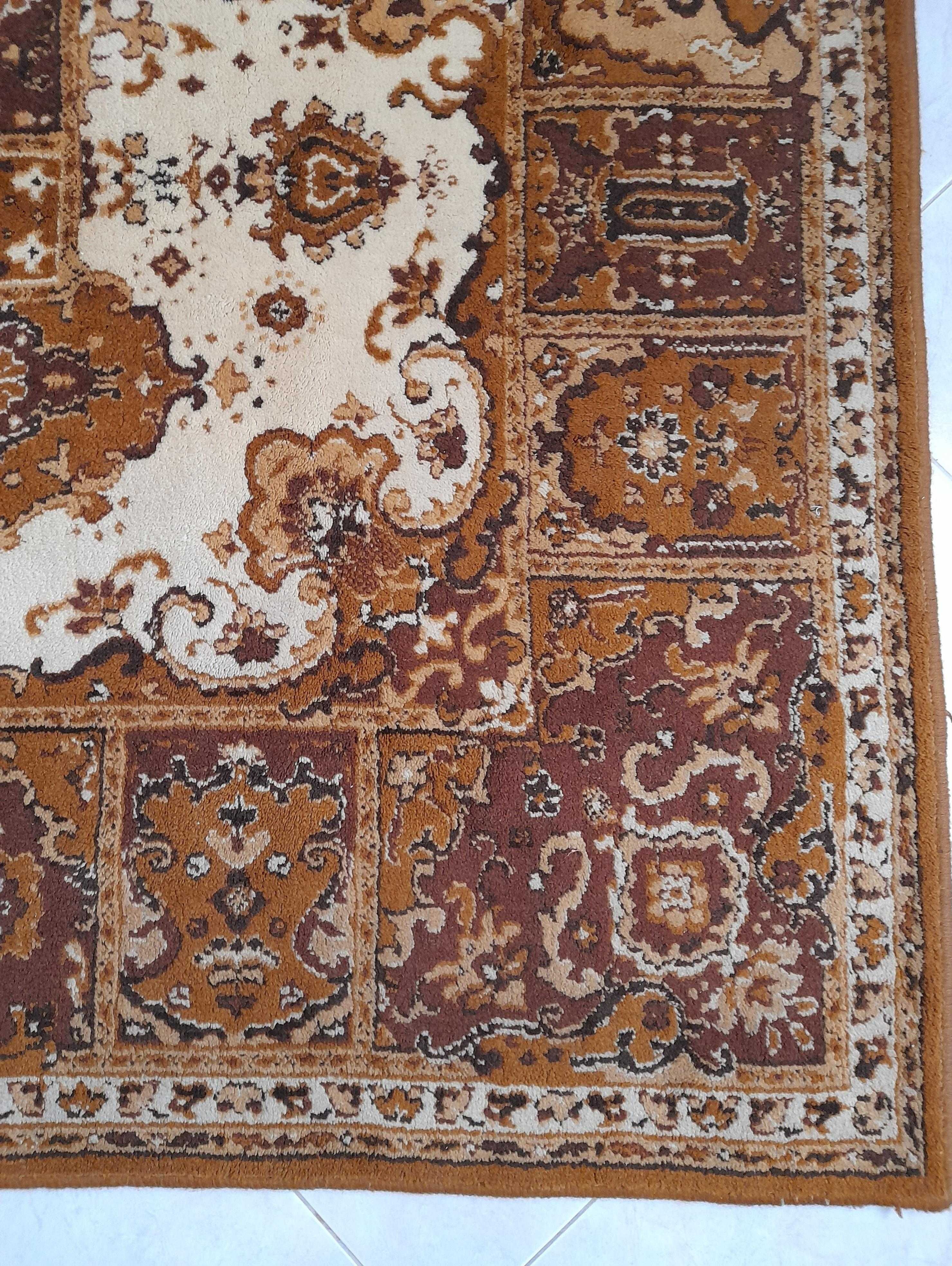 Duas carpetes estilo estilo Oriental tradicional e Persa