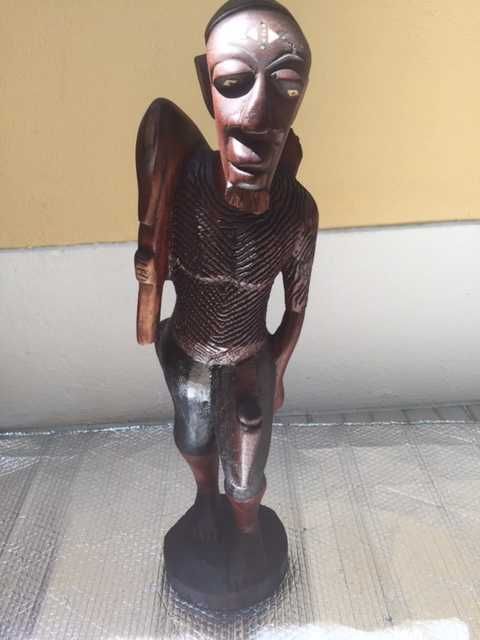 Boneco Africano em madeira