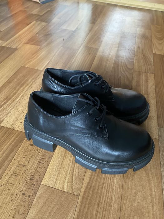 Жіночі шкіряні лофери