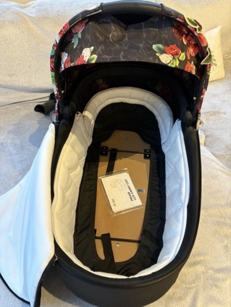 Cybex Priam 2.0 Spring Blossom Dark