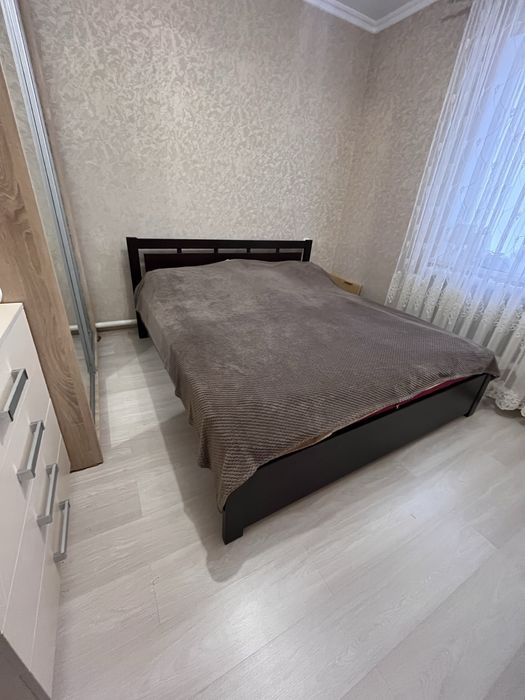 Продам хорошую кровать с матрасом