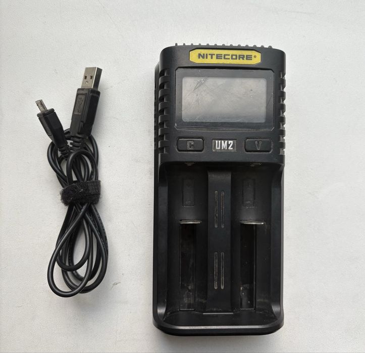 зарядний пристрій nitecore um2