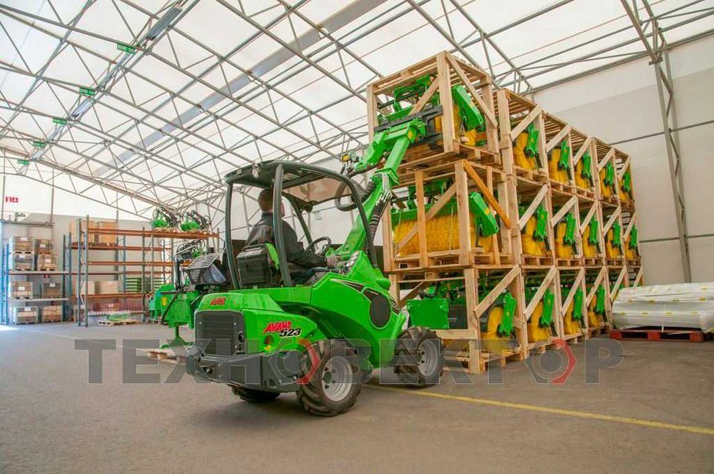 Мінінавантажувач Avant 523 - одна машина - безліч можливостей