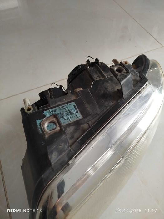 Lampa przód lewa  A4 B5 FL