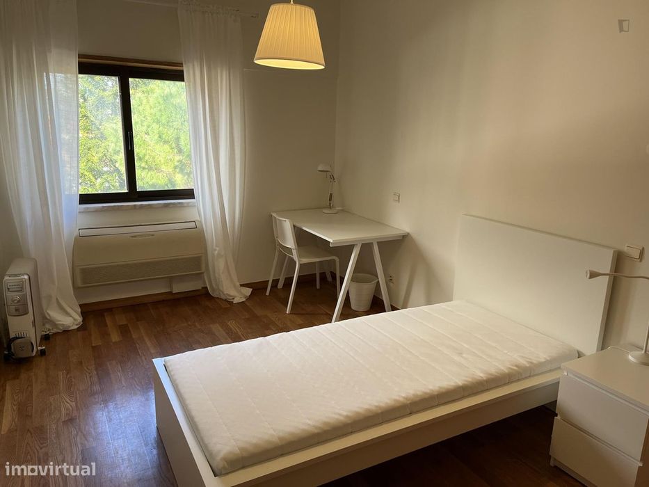 766000 - Quarto muito confortável a 10 min da...