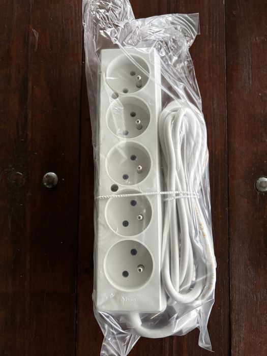 Przedluzacz 5 gniazd+ uziemienie