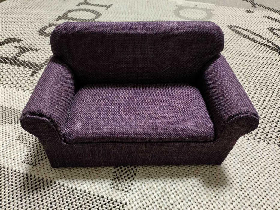 Диван для ляльки