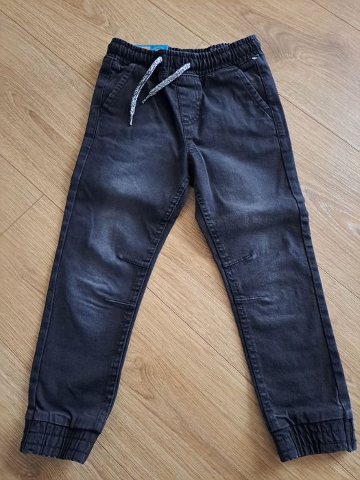 Spodnie joggery rozmiar 110