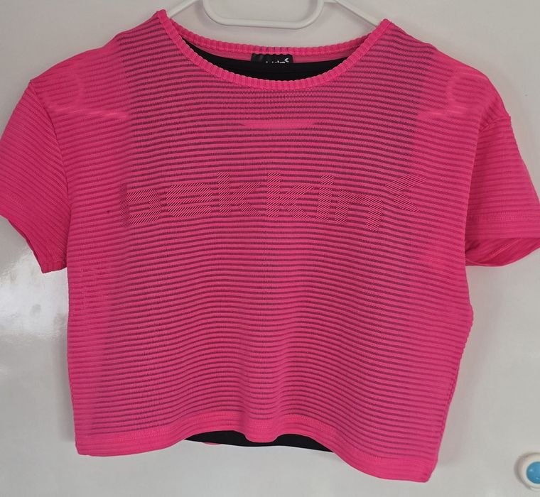 Dwuwarstwowa koszulka top z siateczką 146-152