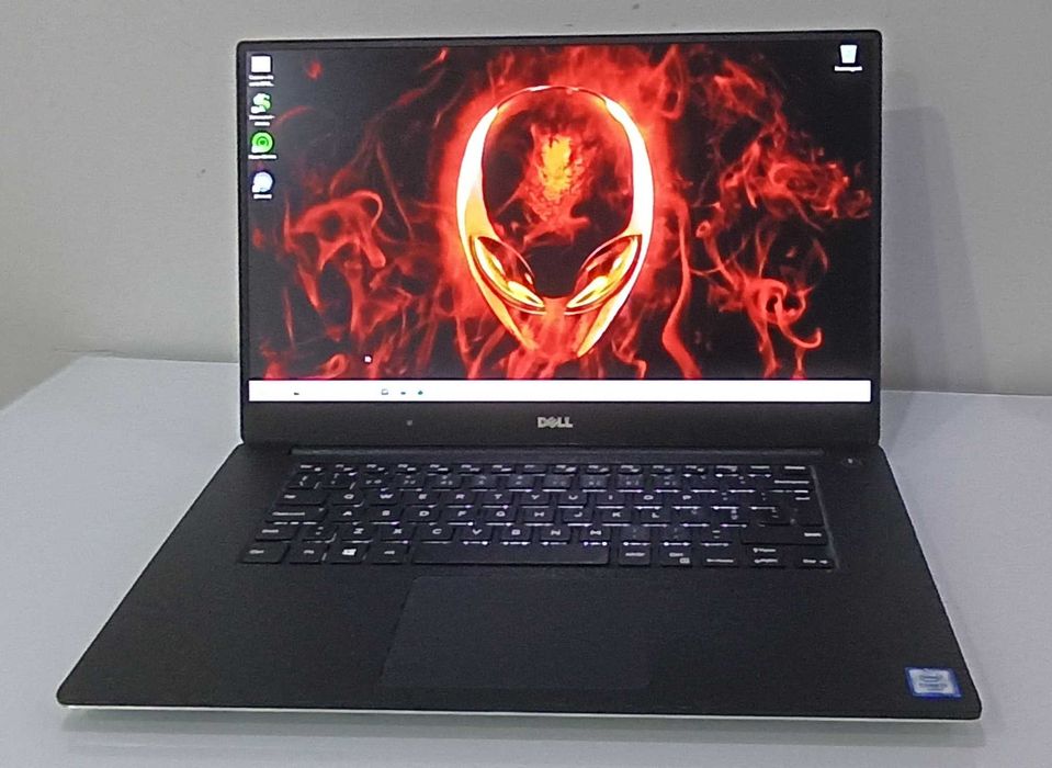 Dell Precision 5520 - Ecrã 15.6FHD/Gráf.4GB/Core i7/SSD NVME/24GB RAM
