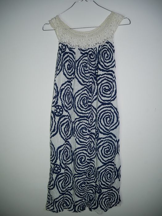 Vestido em Azul Padrão Abstracto