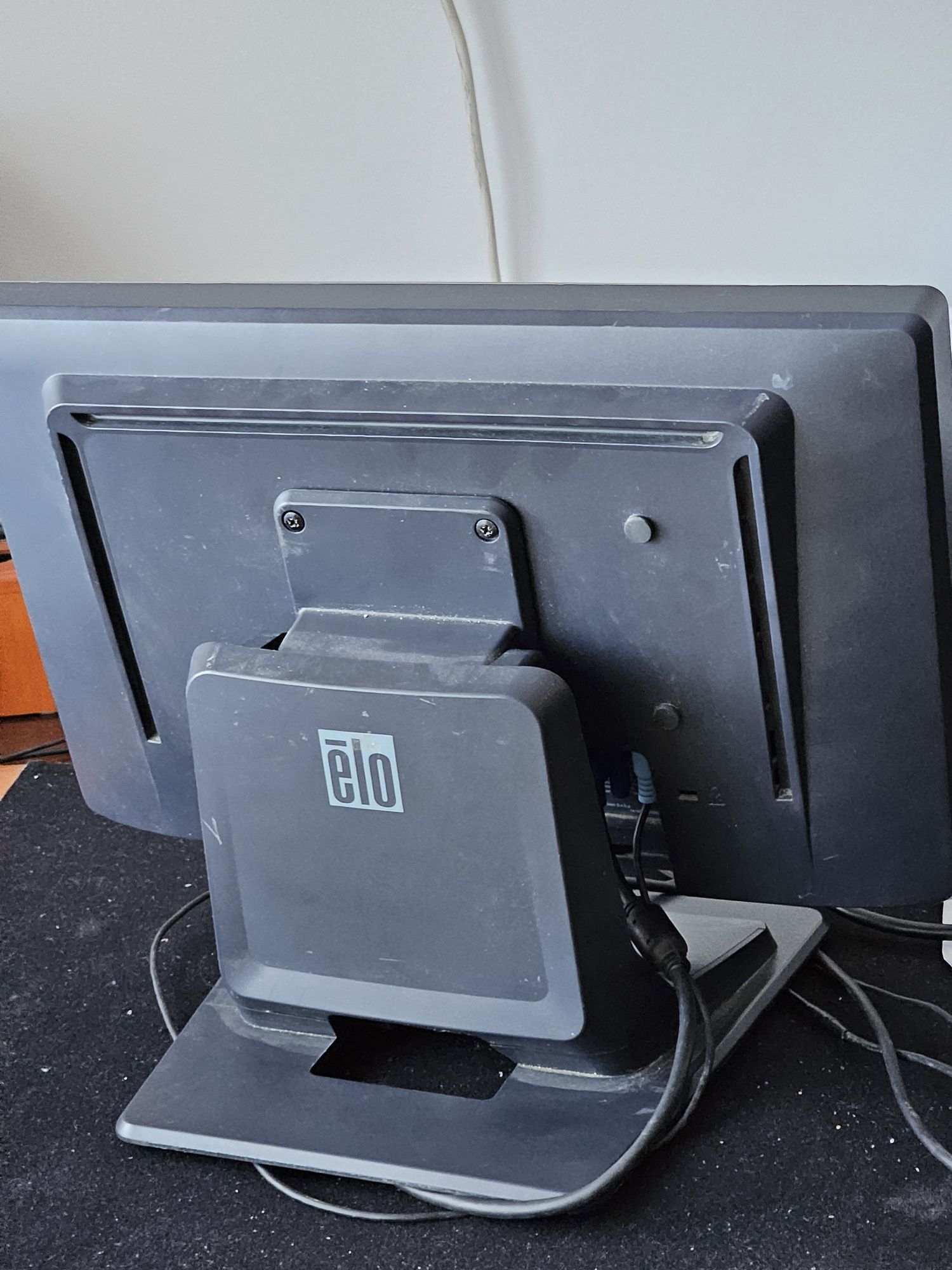 Monitor dotykowy do sklepu lokalu usługowego restauracji  ELO sprawny