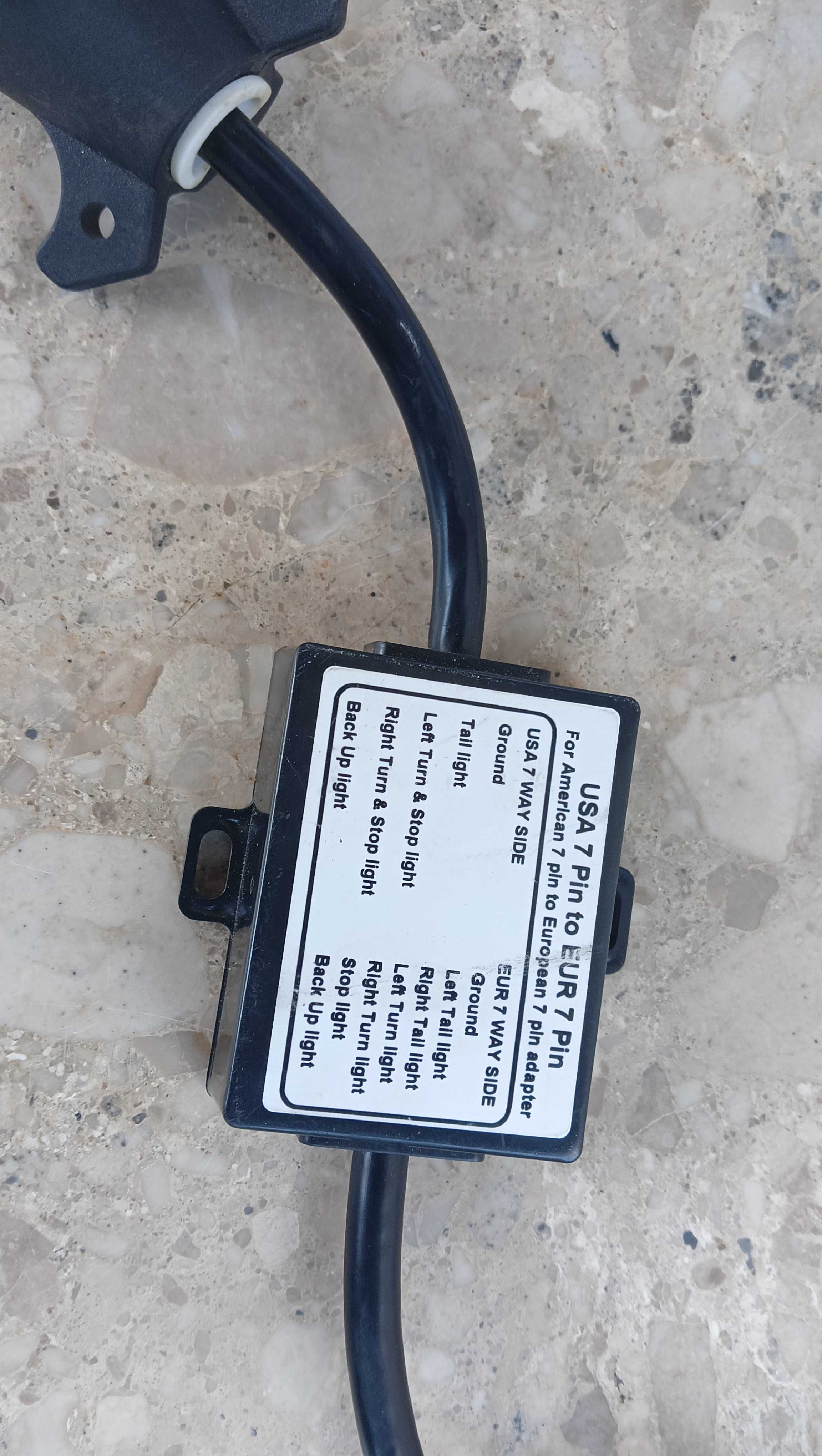 Adapter gniazda hak,  z gniazda 7-styUSA na gniazdo 7-styk UE , nowy.