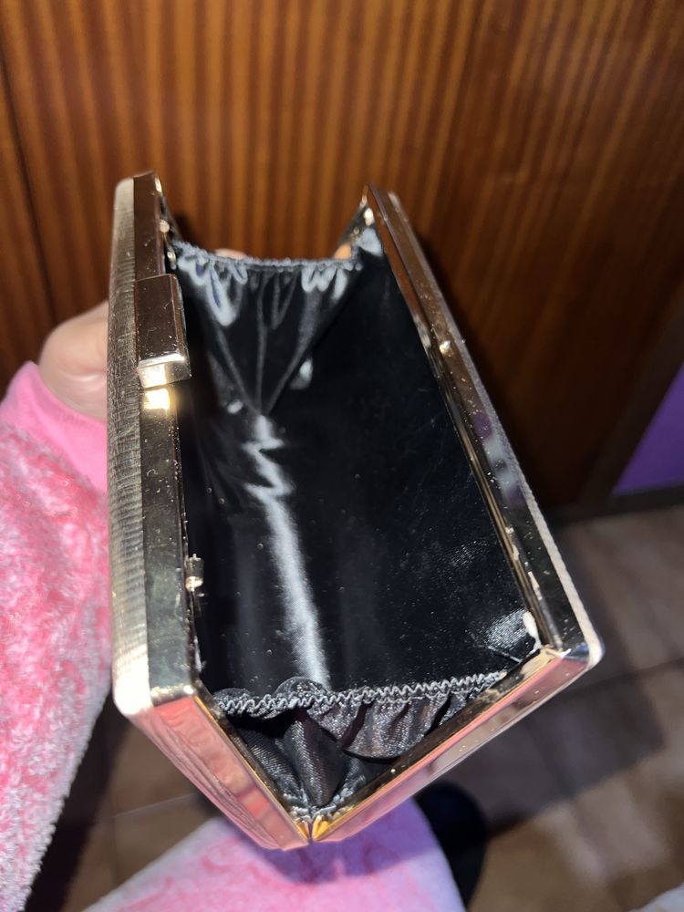 Bolsa de senhora dourada