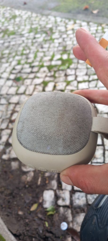 Vendo culuna Bluetooth portátil em bom estado e da bom som