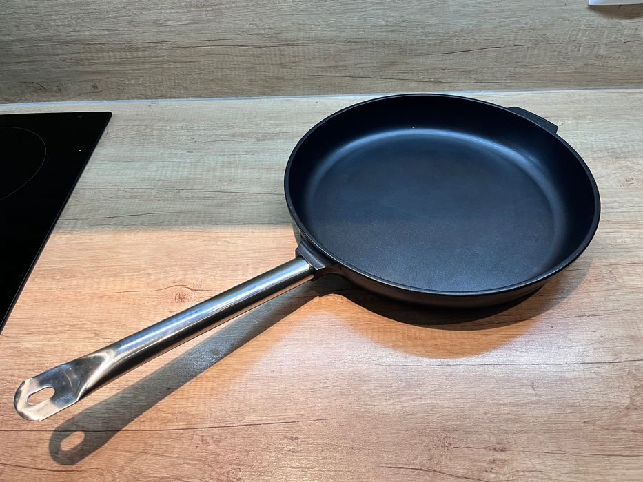 Patelnia Profi Line śr. 320 mm - Hendi 629307 Hendi