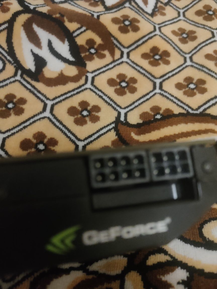 Продам видеокарту gigabyte gtx 580 1,5 gb