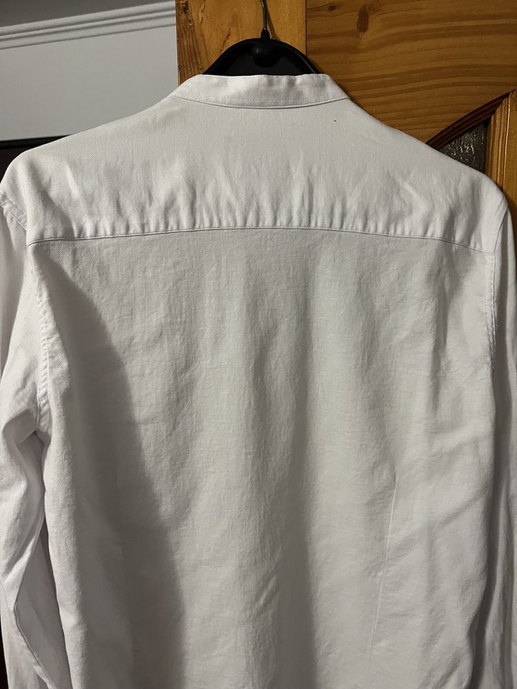 Біла сорочка на стойку. Розмір L