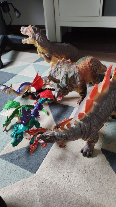 Zestaw gumowych dinozaurów