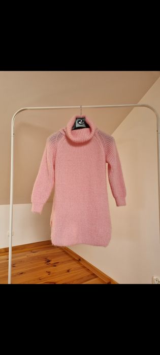 Różowy sweter puszysty kaszmirowy pudrowy róż pastelowy 38 M