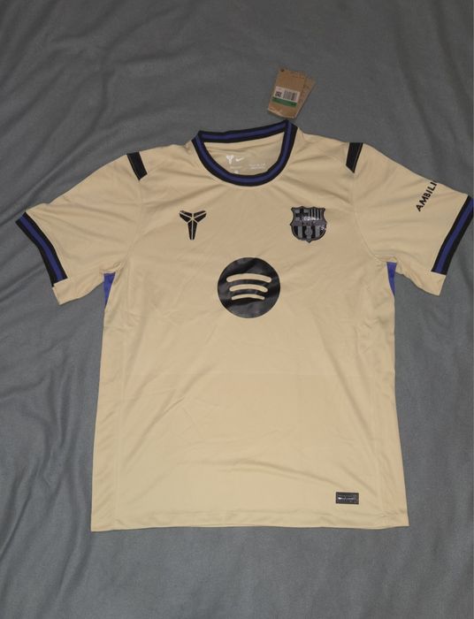 Koszulkę FC Barcelony wyjazdowa sezon 25/26