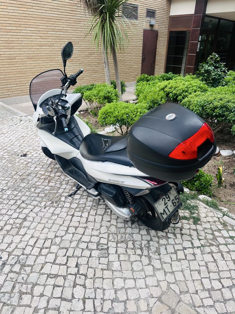 Honda PCX 2012.