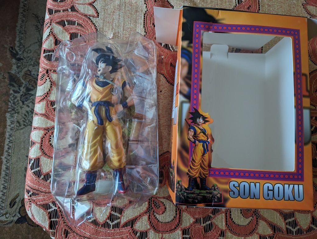 Dragon Ball Z figurka Goku + pudełko