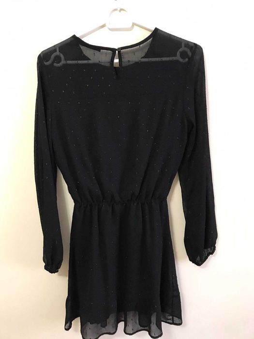 Чорна сукня з блискітками