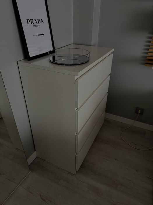 Cómoda 4 gavetas IKEA MALM