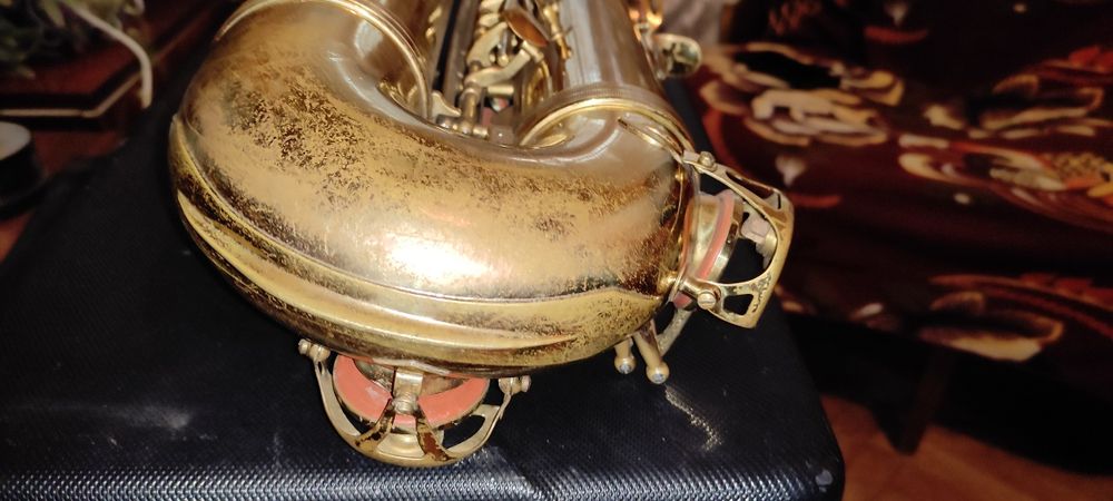 Саксофон тенор Maxtone + Мундштук Meyer 7