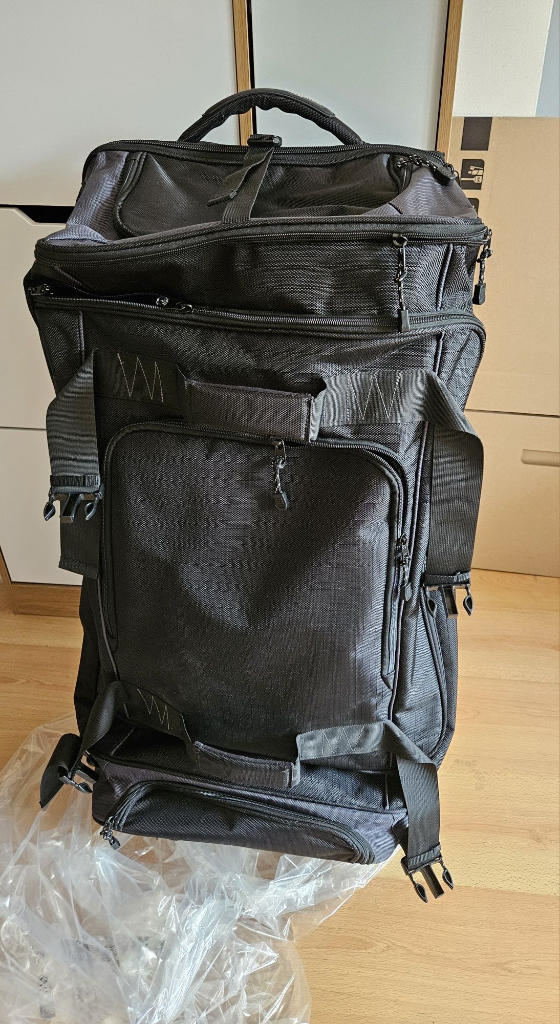 Wielka Torba Walizka Amazon Basics 135 litrów