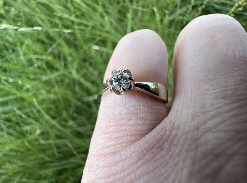 Золота каблучка з діамантом 4/4,0.25 ct.,(4 мм.)16.5 розмір,2.7 грам