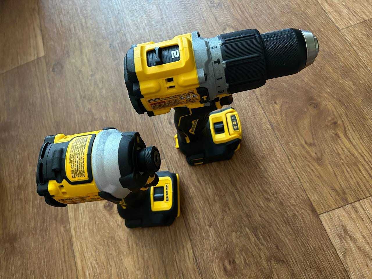 Набор бесщеточных шуруповертов Dewalt DCK2050M2 20V