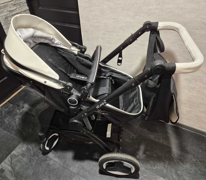 Прогулянкова коляска