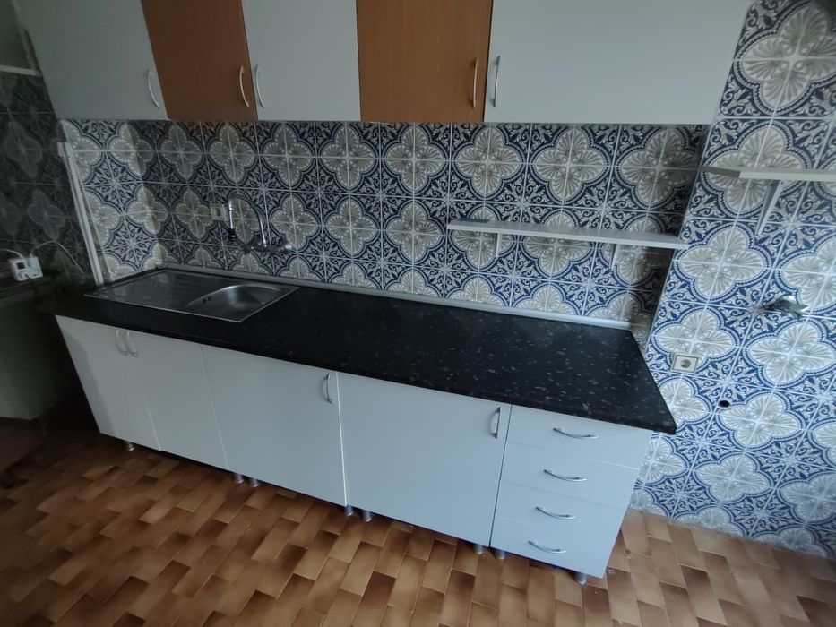 Móveis de cozinha com balcão incluído