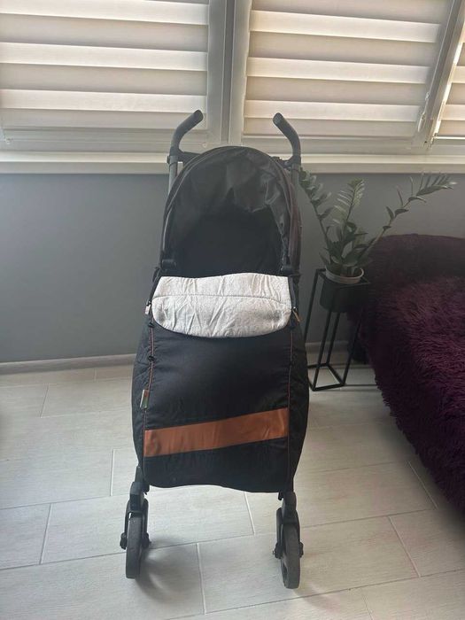 Прогулянкова коляска