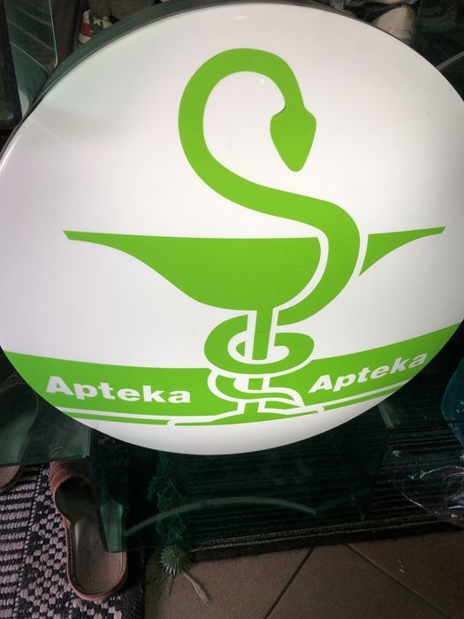 Krzyż reklama apteka