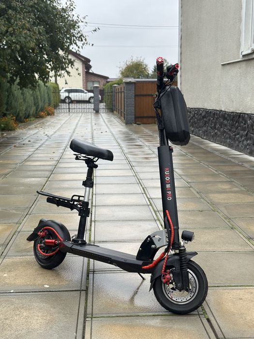 Подається електросамокат kugoo m4 pro
