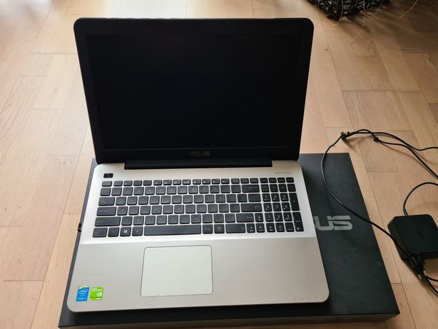 Laptop Asus R556l