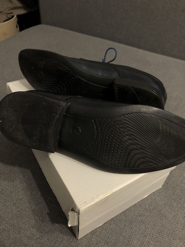 Buty garniturowe 37 Komunia slub chrzciny impreza bal ósmoklasisty