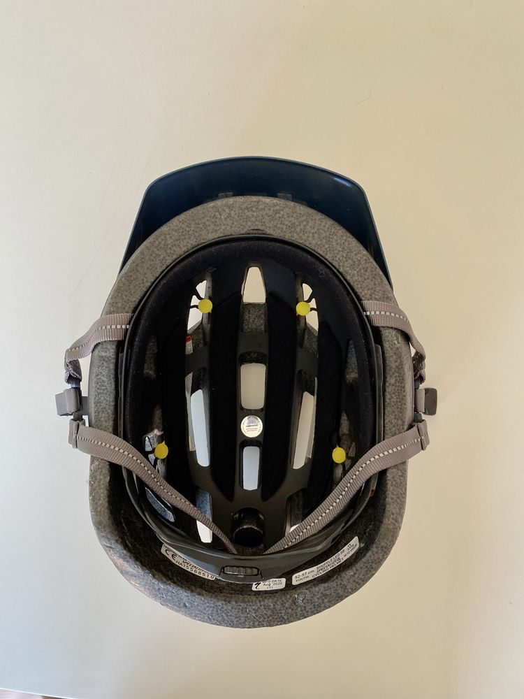 Capacete Specialized Youth MIPS 52-57 cm com luz LED