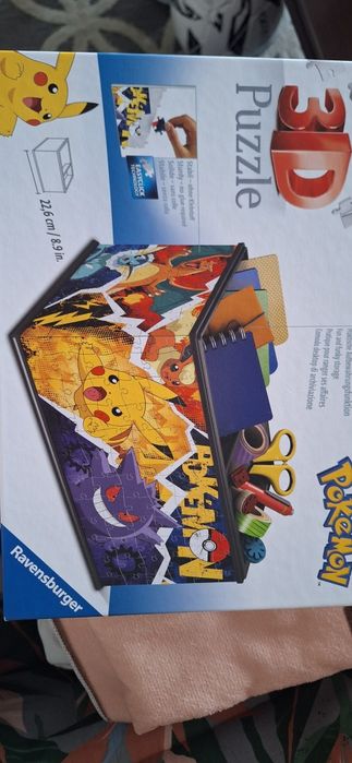 Puzzle 3d pokemon, pojemnik na biurku