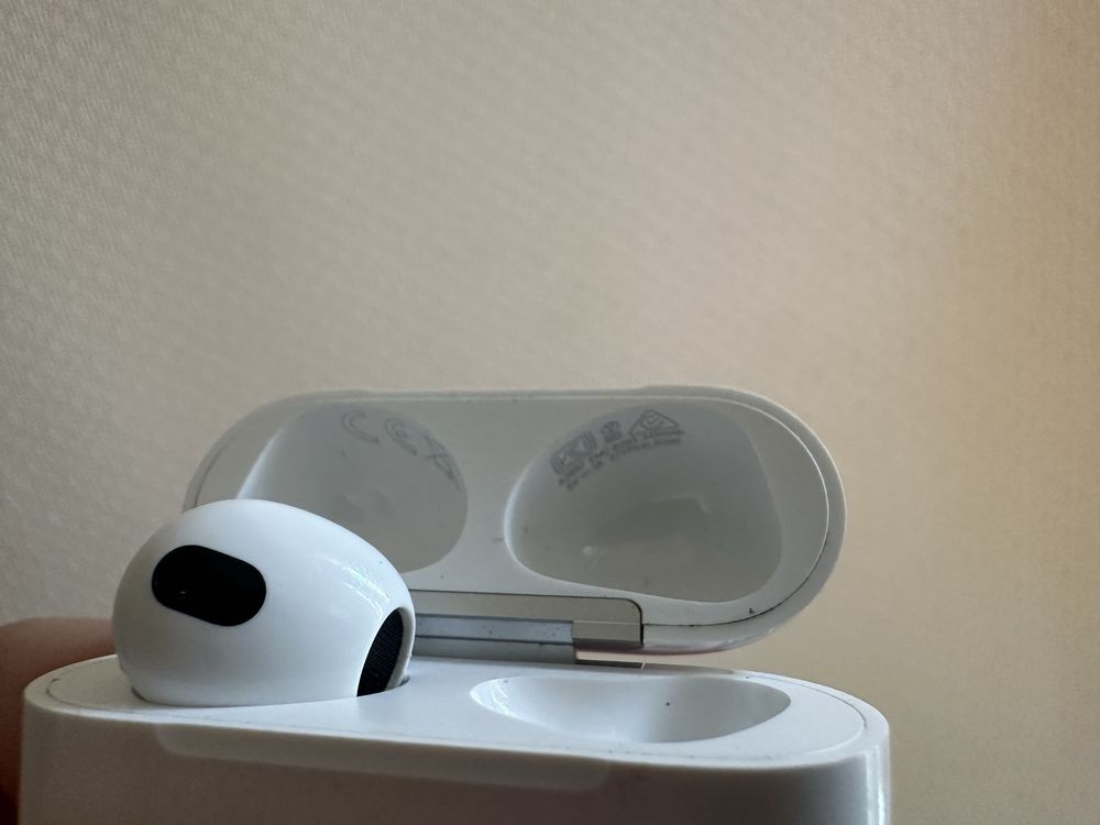 Кейс для Airpods 3 футляр зарядка