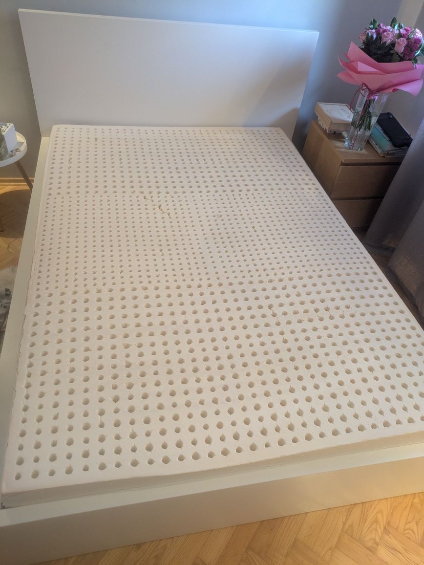 Łóżko Ikea Malm białe 160 x 200 ze stelażem i materacem