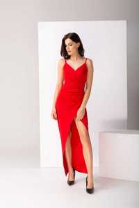 Czerwona sukienka długa