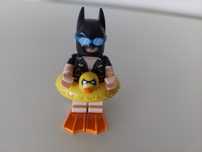Batman com boia de natação