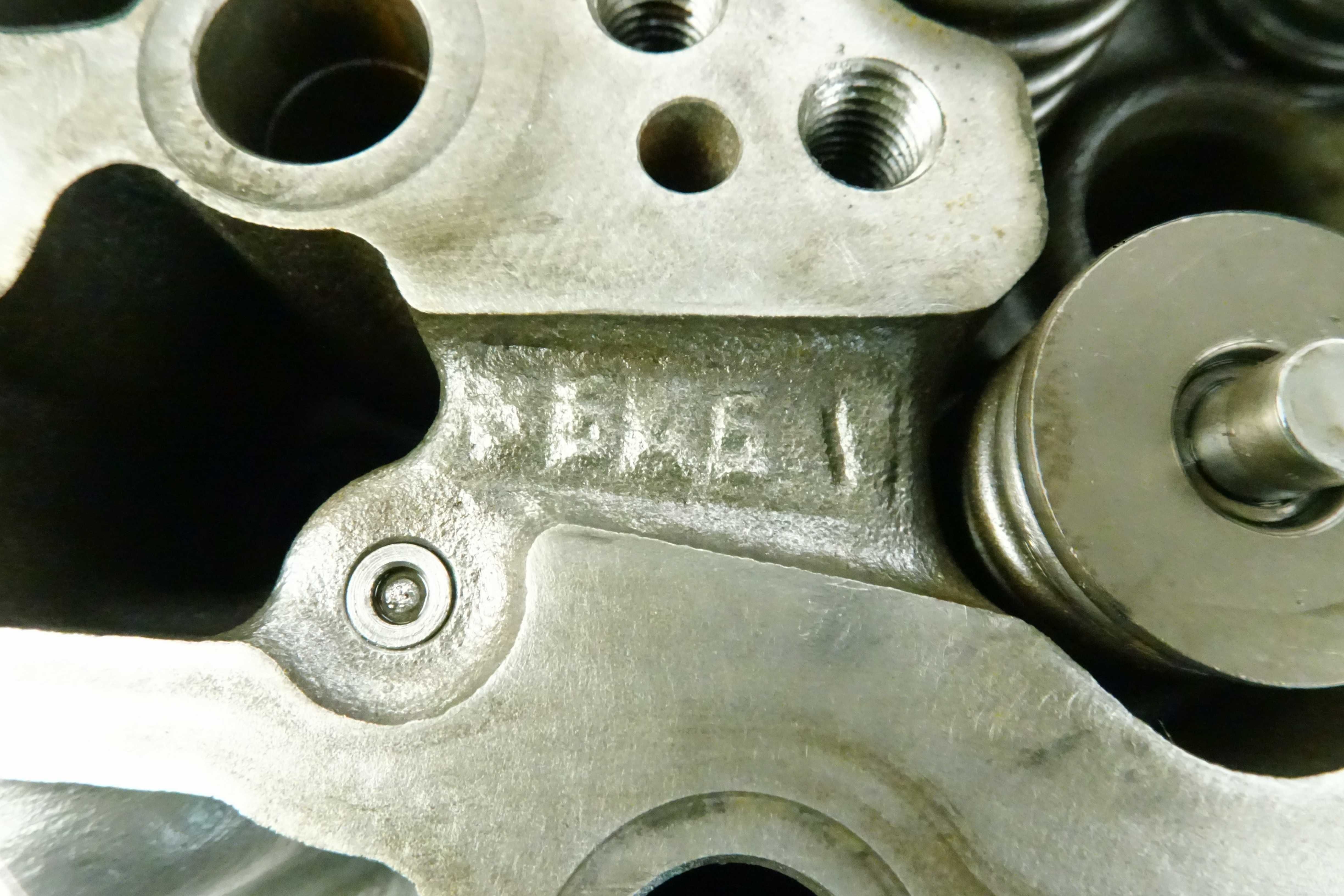 Głowica do silnika Liebherr D9508. Cylinder head for D9508