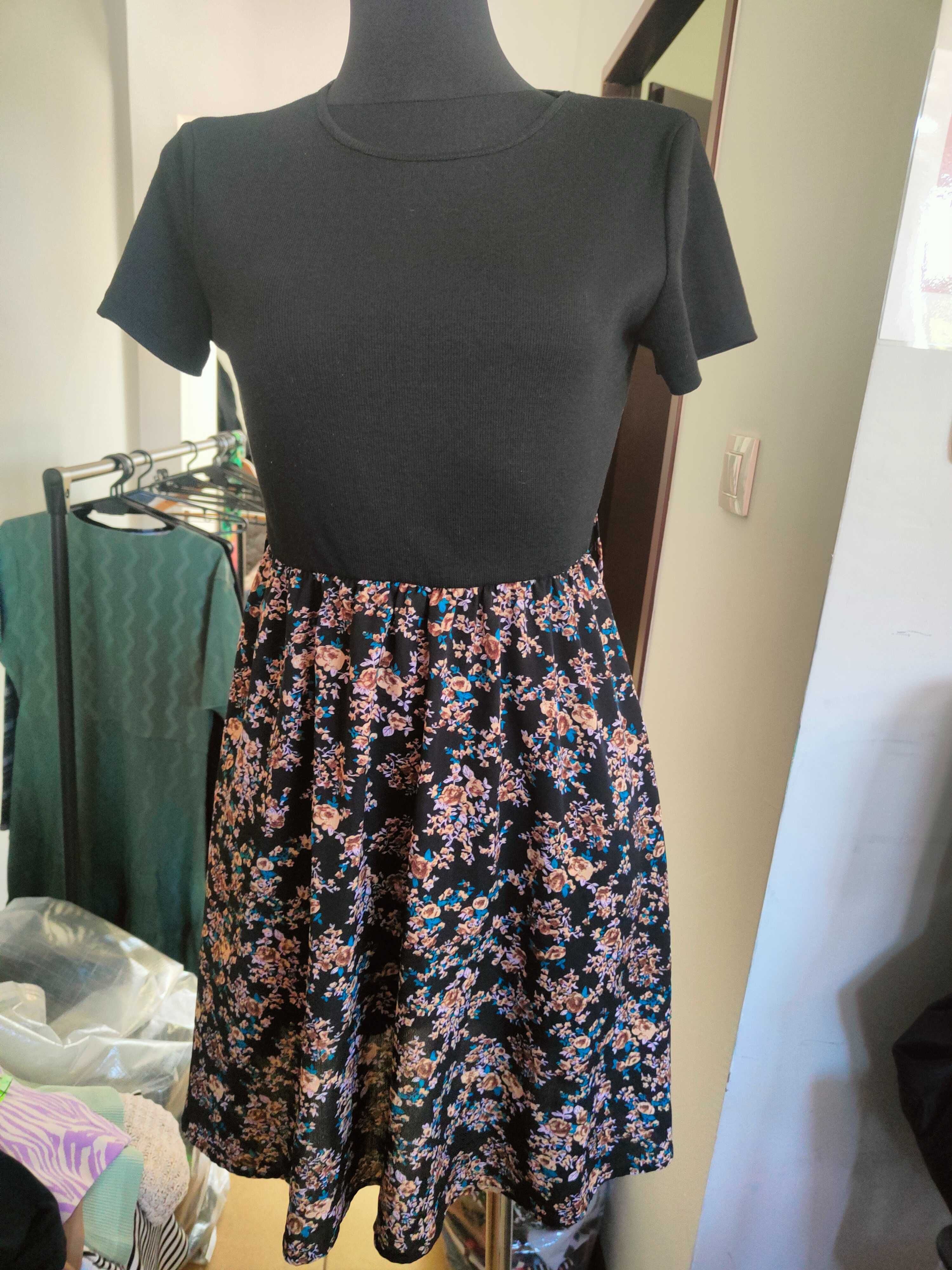 Sukienka w drobne kwiaty boho  XS