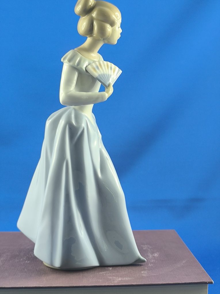 Dziewczyna z wachlarzem Nao by Lladro Hiszpania #porcelana #ozdoba